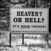 Tábla felirattal: Heaven or Hell?